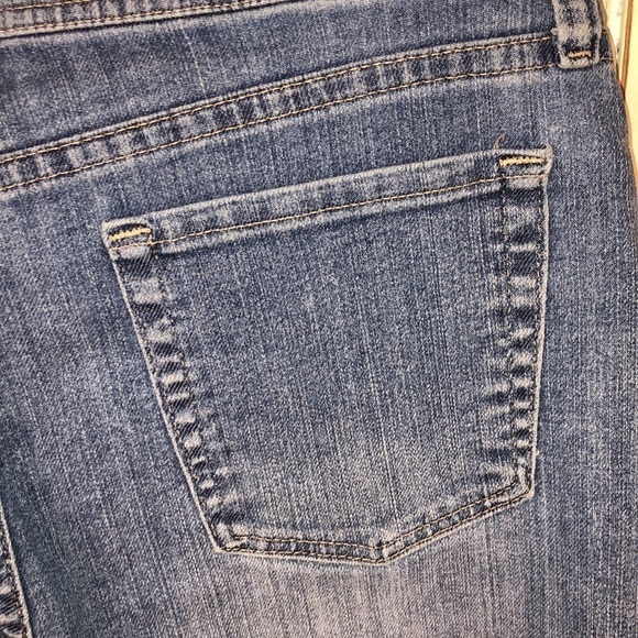 Lee Classic Fit Straight Leg At The Waist Light Medium Wash Jeans Size 10P - Picture 9 of 11